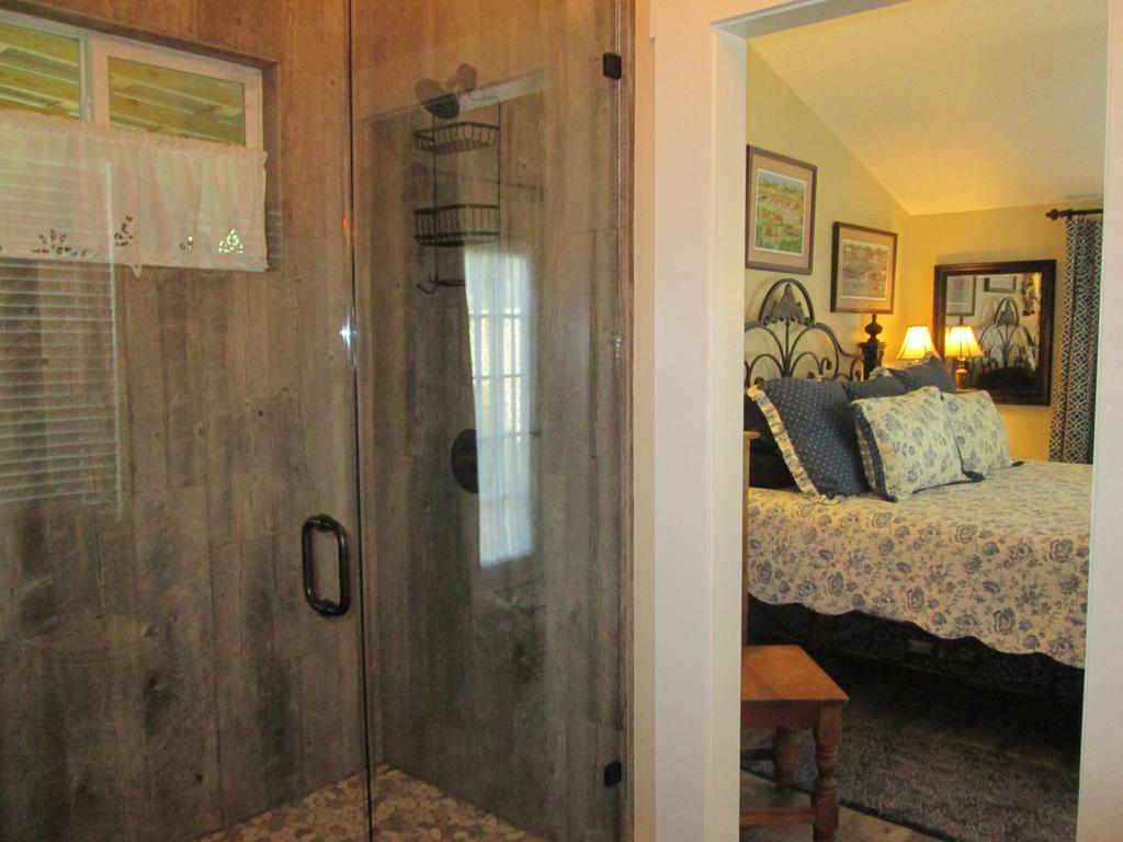 Carriage House Fredericksburg Bed and Breakfast Esterno foto